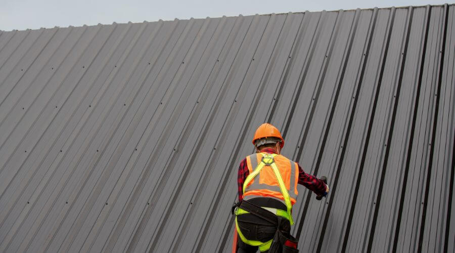 Professional gutter cleaning in Bellevue, KY